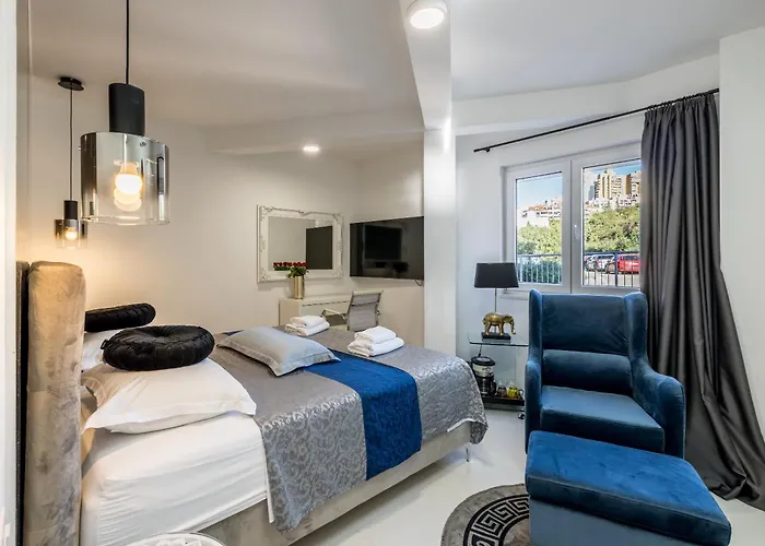 Luxury Split