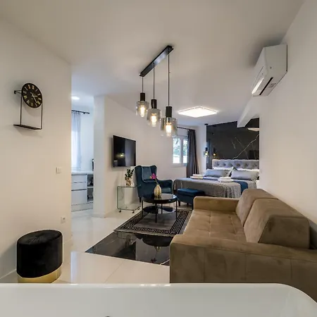 Luxury Split